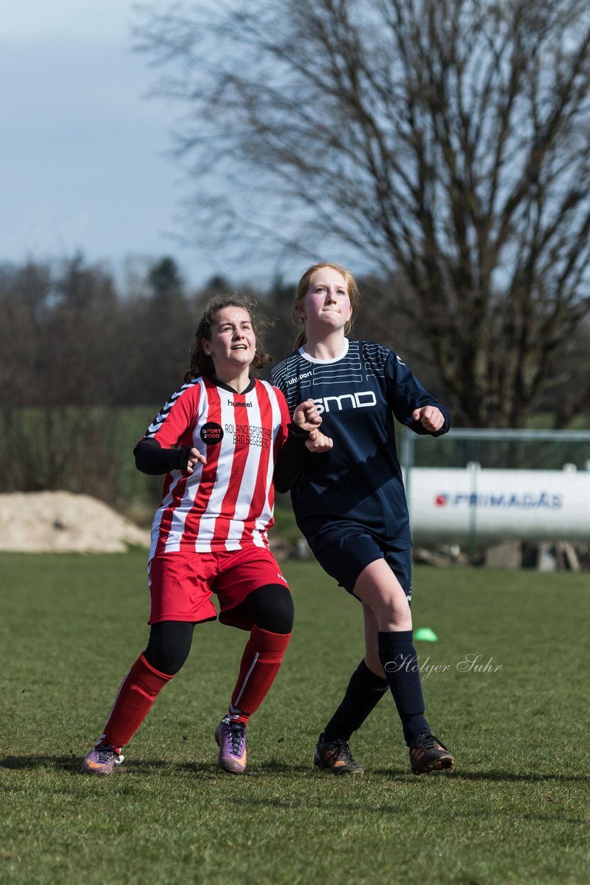 Bild 76 - C-Juniorinnen TSV Zarpen - TuS Tensfeld : Ergebnis: 2:1